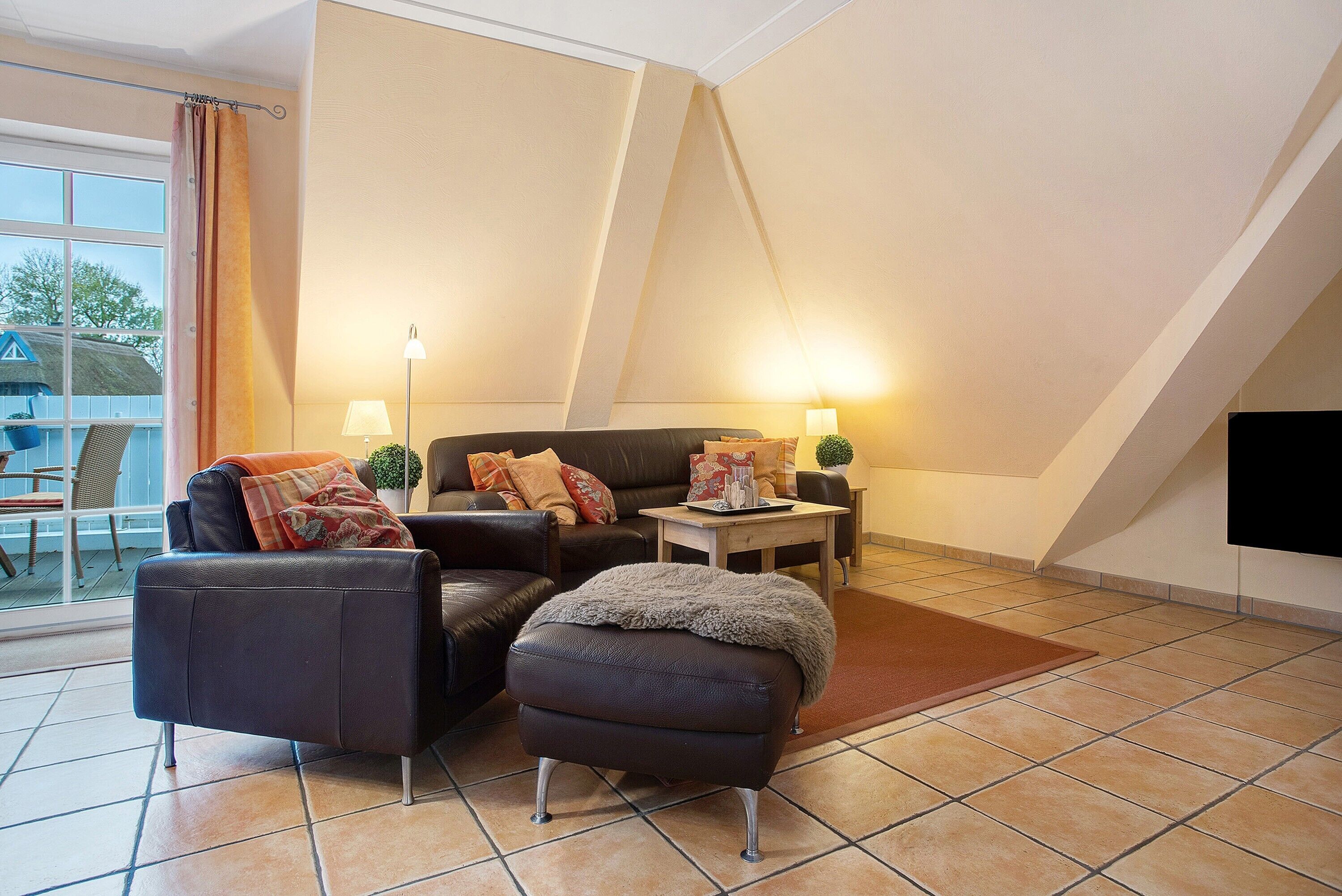 Tv, dvd-afspiller, stereoanlæg