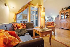 TV, fireplace, DVD player, stereo