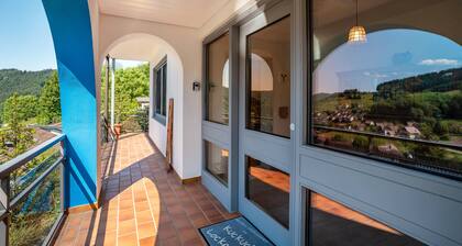 Apartamento vacacional 'Little Nest' con vistas a la montaña, balcón y Wi-Fi
