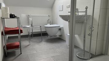 Doccia, asciugacapelli, asciugamani