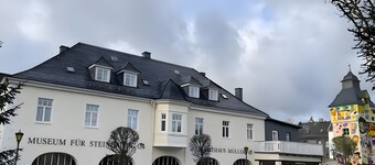 Holiday Apartment in the Former Manor 'Bergblick' with Garden and Wi-Fi