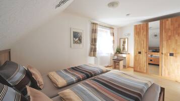 1 camera, ferro/asse da stiro, Wi-Fi gratuito, lenzuola