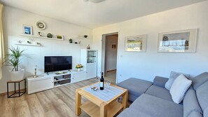 TV, stereo - Apartment Abendsonne – Bright, Newly Renovated Retreat Perfect for Hiking Holidays (Bernau im Schwarzwald)