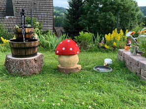 Property grounds - Apartment 'Gisela' with Mountain View, Shared Terrace and Wi-Fi (Bernau im Schwarzwald)