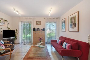 TV, DVD player, aparelho de som