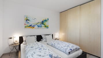 1 habitación, tabla de planchar con plancha, wifi gratis y ropa de cama