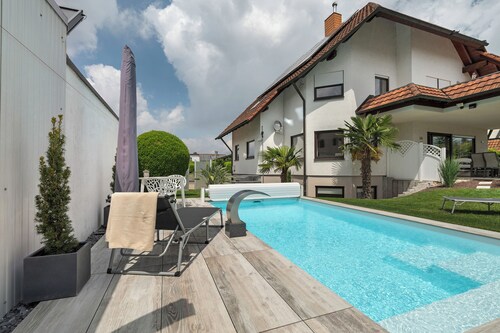 Holiday Apartment 'Paradies' with Shared Pool, Shared Garden and Wi-Fi