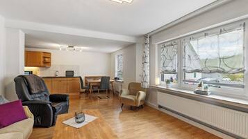 Fernseher, Stereoanlage