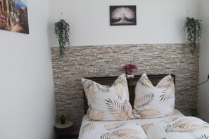 2 bedrooms, iron/ironing board, free WiFi, bed sheets - Apartment 'Doilfinger' with Wi-Fi (Neckartailfingen)