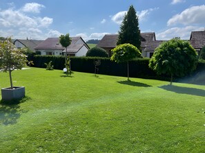 المنطقة المحيطة بالمنشأة