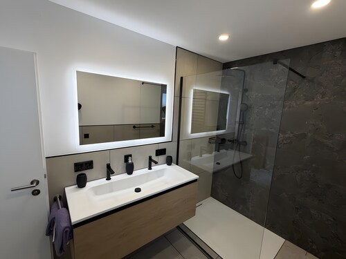 Moderne Appartements-Ferienwohnungen- Zahn  Bad Waldsee ,ruhige Lage nahe zur Therme und Altstadt