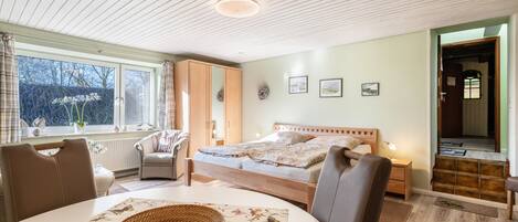 1 bedroom, free WiFi, bed sheets