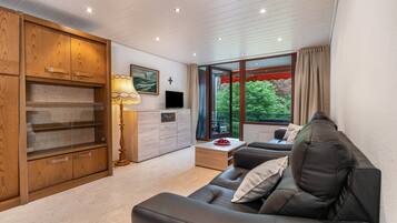 Télévision, table de tennis de table