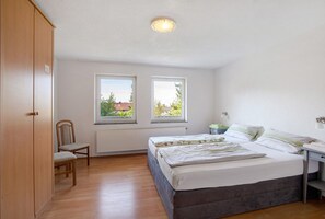 2 bedrooms, free WiFi, bed sheets