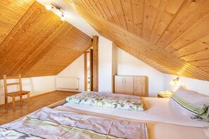 2 bedrooms, free WiFi, bed sheets