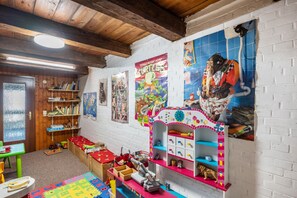 Children’s area - Apartment 'Schimmelreiter' with Private Terrace, Shared Garden and Wi-Fi (Schülp)