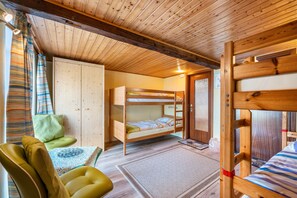 2 bedrooms, free WiFi, bed sheets - Apartment 'Nordwind' with Private Terrace, Shared Garden and Wi-Fi (Schülp)