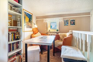 Interior - Holiday Apartment 'Ostseeblick' with Sea View, Terrace and Wi-Fi (Kröslin)