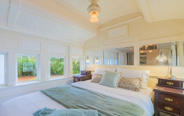 3 bedrooms, iron/ironing board, bed sheets