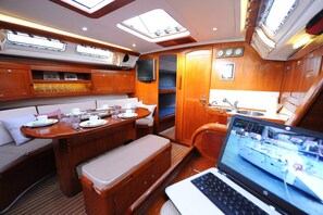 House, 3 Bedrooms, City View | Interior