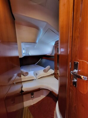House, 3 Bedrooms, City View - Sailing Holiday in Croatia - Private Sailing Yacht 14m (Split)