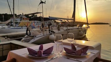 House, 3 Bedrooms, City View | Outdoor dining