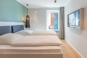 1 bedroom, travel cot, free WiFi, bed sheets
