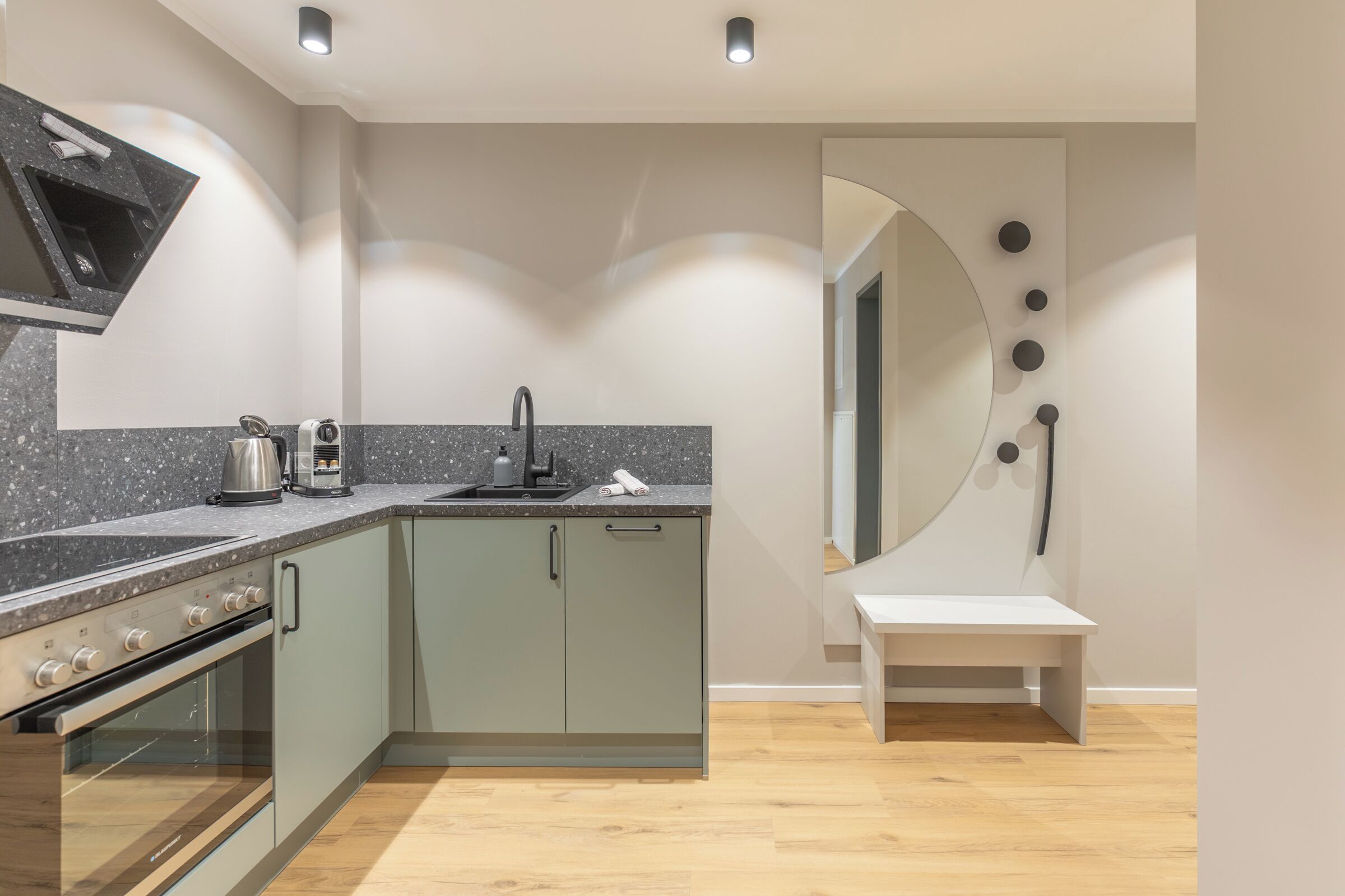 Kühlschrank, Ofen, Herdplatte, Geschirrspüler