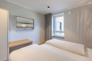 1 bedroom, travel cot, free WiFi, bed sheets