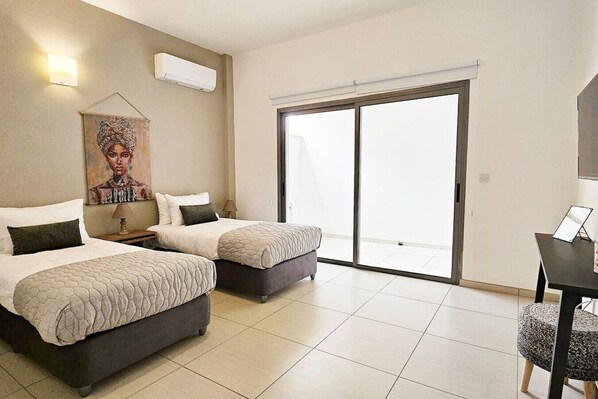 1 bedroom, desk, iron/ironing board, WiFi