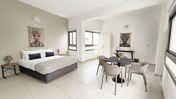 1 habitación, tabla de planchar con plancha, wifi y ropa de cama 