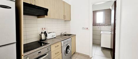 Fridge, oven, stovetop, toaster