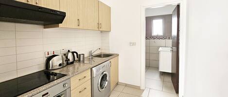 Kochgeschirr/Geschirr/Besteck