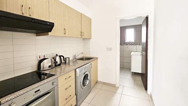 Utensilis de cuina, vaixella i coberteria