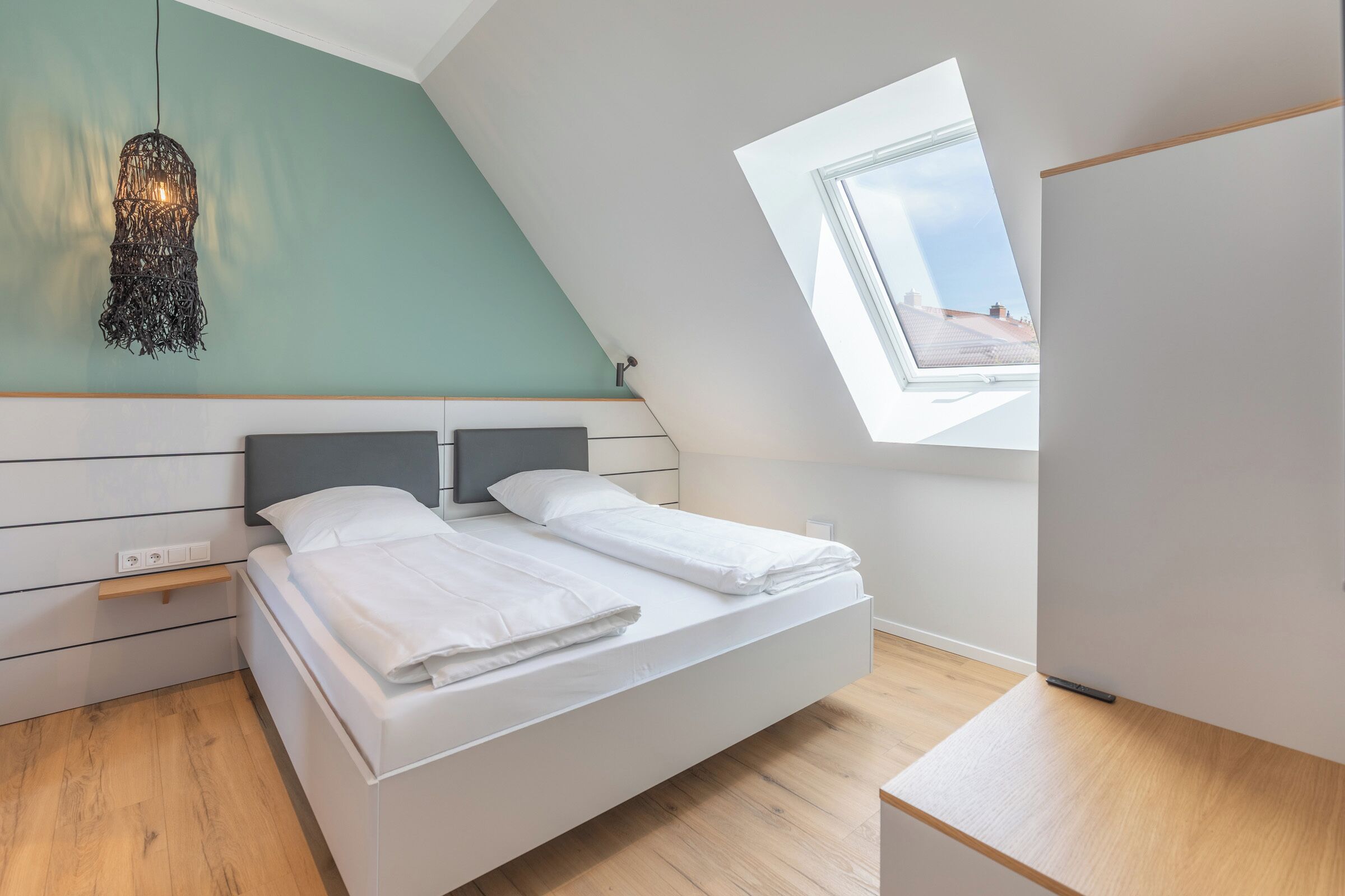 1 bedroom, travel cot, free WiFi, bed sheets