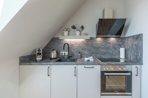 Kühlschrank, Ofen, Herdplatte, Geschirrspüler