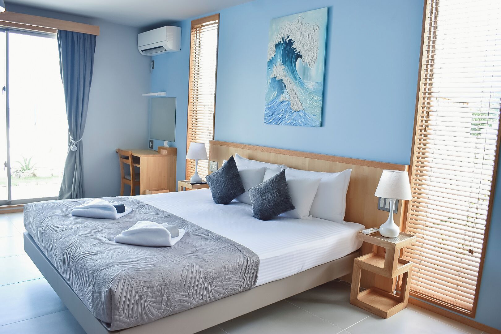 Villa Premier, vistas al mar | Escritorio y wifi gratis