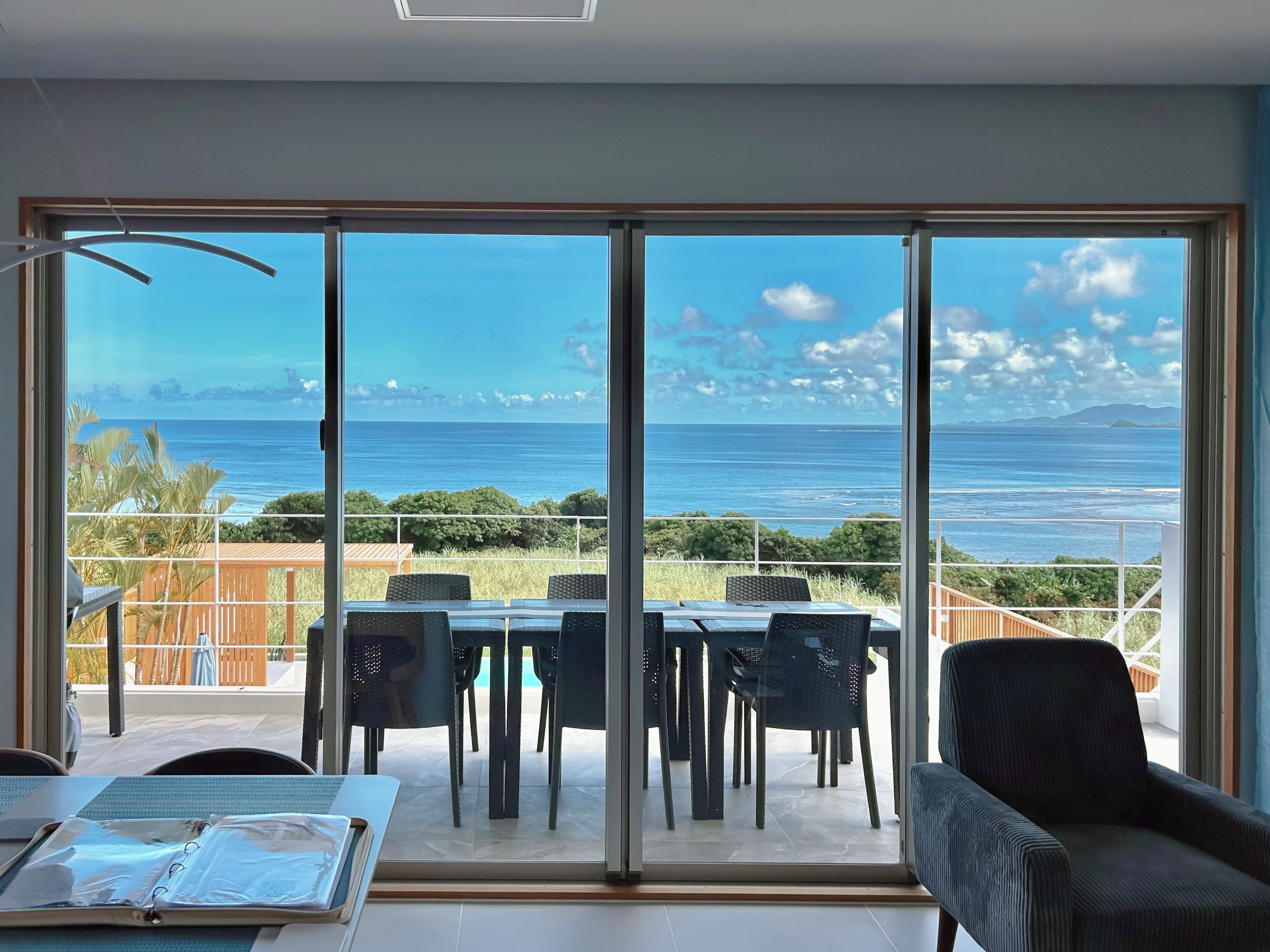 พรีเมียร์วิลล่า, วิวทะเล | บริเวณนั่งเล่น