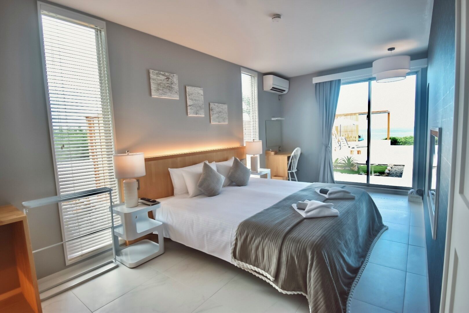 Deluxe Villa, Ocean View | Desk, free WiFi