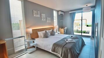 Deluxe Villa, Ocean View | Desk, free WiFi