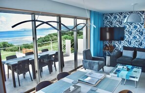 Villa Nami | Living area - Ocean View Ishigaki Kaze & Nami (Ishigaki)