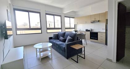 Phaedrus Living: Ledras Residences 205