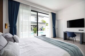 4 bedrooms, iron/ironing board, WiFi, bed sheets