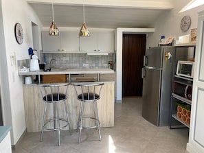 Kühlschrank, Ofen, Herdplatte, Geschirrspüler
