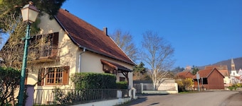 The Kintzheim Refuge. Vineyards, châteaux and cycle routes. Pets free.