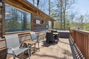 Outdoor dining - A Dream Romance by Beyond Expectations | 1BR Cabin w/ Hot Tub & Fireplace (Sevierville)