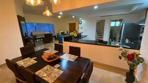 Apartment, 3 Bedrooms, Accessible, Smoking | Dining room