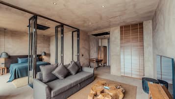 Suite, Sea View | Iron/ironing board, free cribs/infant beds, rollaway beds, free WiFi