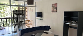 T2 colline la Madeleine near hospital