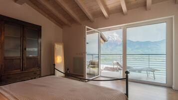Apartment (1 Bedroom) | 1 bedroom, cots/infant beds, free WiFi, bed sheets